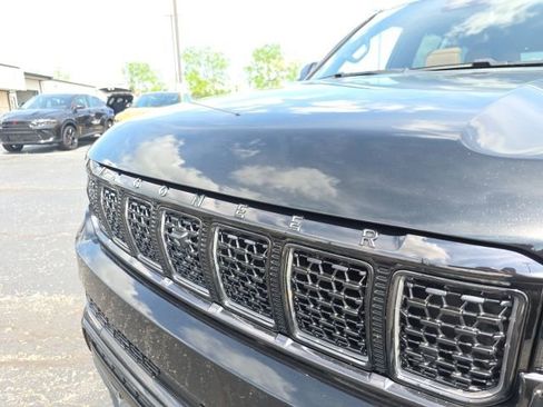 Used 2024 Jeep Grand Wagoneer L Series III w/ Rear Seat Video Group 1 AWD/4WD image 78