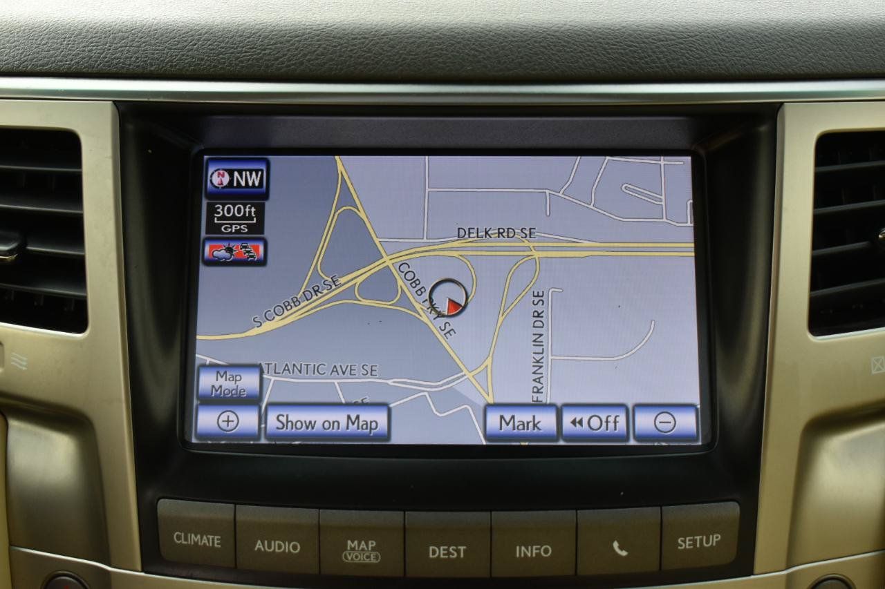 Used 2013 Lexus LX 570 4WD w/ Luxury Pkg image 18