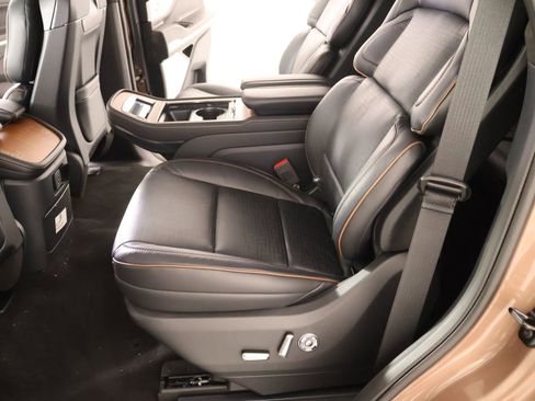 New 2026 Lincoln Navigator Black Label AWD/4WD image 13