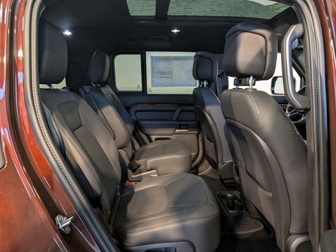New 2026 Land Rover Defender 130 X-Dynamic SE image 28