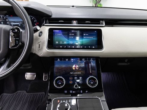 Used 2018 Land Rover Range Rover Velar R-Dynamic SE image 18