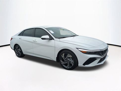 New 2026 Hyundai Elantra Limited FWD image 2