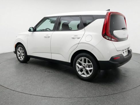 Used 2025 Kia Soul LX w/ LX Technology Package FWD image 6