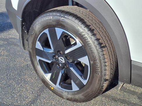 New 2025 Nissan Kicks SV w/ SV Premium Package image 6