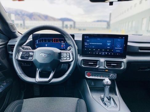 Used 2025 Ford Mustang Coupe image 12