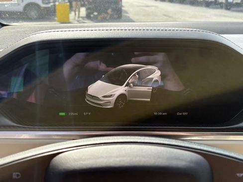 Used 2022 Tesla Model X Plaid image 11