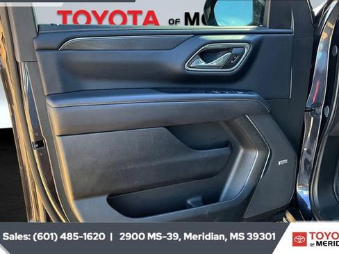 Used 2023 GMC Yukon AT4 w/ AT4 Premium Package image 16