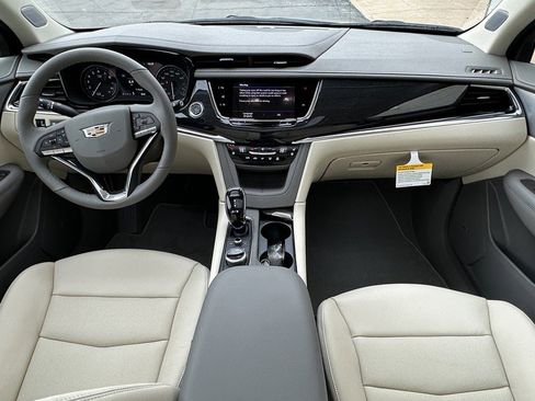 New 2025 Cadillac XT6 Premium Luxury image 10
