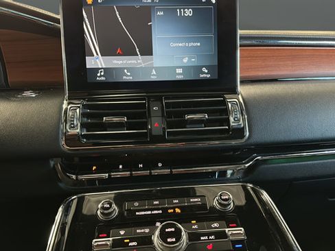 Used 2018 Lincoln Navigator Select AWD/4WD image 13