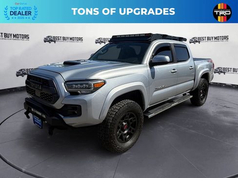 Used 2019 Toyota Tacoma TRD Sport w/ Technology Package AWD/4WD image 3