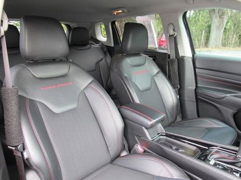 Used 2022 Jeep Compass Trailhawk image 8