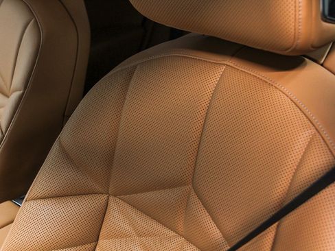 Certified 2023 BMW 740i RWD image 25