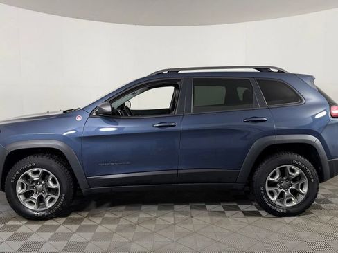 Used 2019 Jeep Cherokee Trailhawk w/ Cold Weather Group AWD/4WD image 5