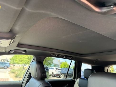 Used 2023 Cadillac XT6 Premium Luxury w/ Technology Package FWD image 32