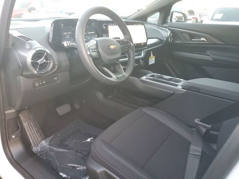 New 2026 Chevrolet Equinox EV LT image 17