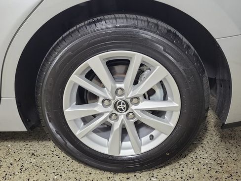Used 2025 Toyota Camry LE FWD image 8