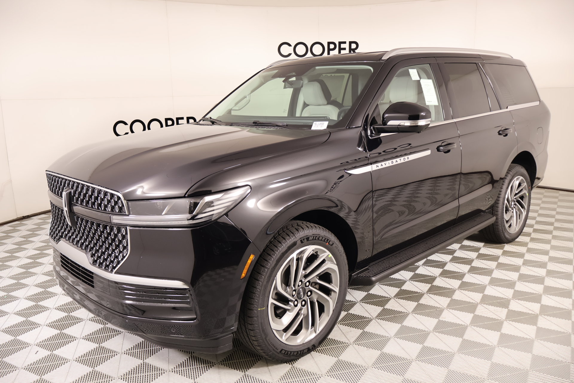 New 2026 Lincoln Navigator Premiere AWD/4WD image 10