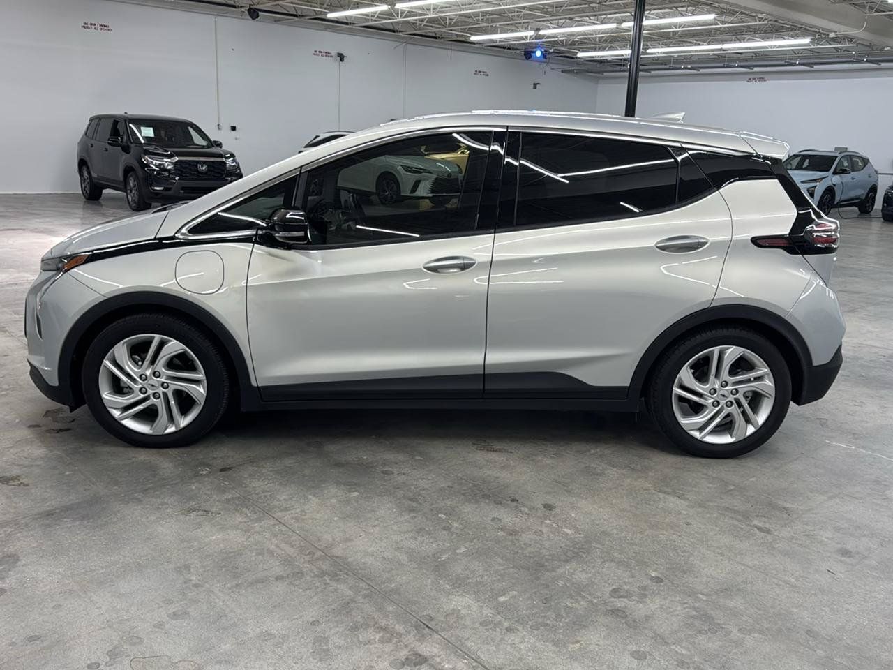 Used 2022 Chevrolet Bolt LT FWD image 12