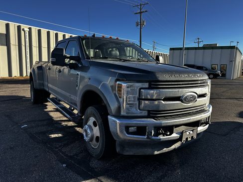 Used 2019 Ford F350 Lariat w/ Lariat Ultimate Package image 7