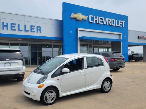 Used 2012 Mitsubishi i ES RWD image 3