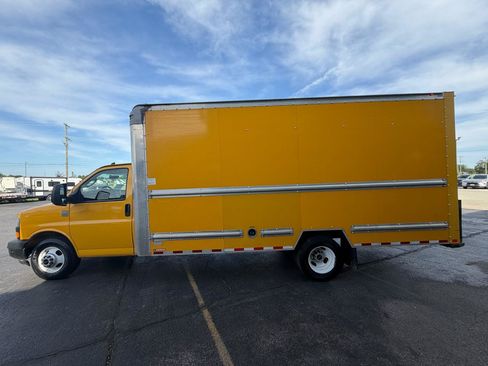 Used 2018 GMC Savana 3500 Extended w/ Driver Convenience Package RWD image 6