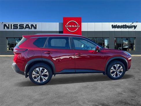 Used 2023 Nissan Rogue SV w/ SV Premium B Package image 5