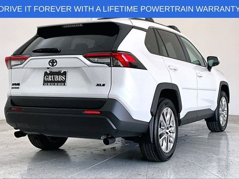 Used 2025 Toyota RAV4 XLE Premium image 2
