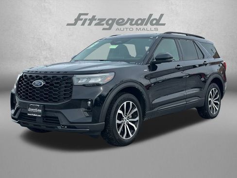 Used 2025 Ford Explorer ST-Line image 2