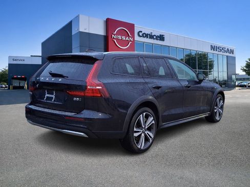 Used 2024 Volvo V60 B5 Cross Country Plus w/ Protection Package Premier AWD/4WD image 6