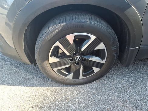 Used 2025 Nissan Kicks SR AWD/4WD image 6
