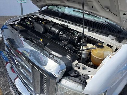 Used 2014 Ford E-350 and Econoline 350 XLT RWD image 54