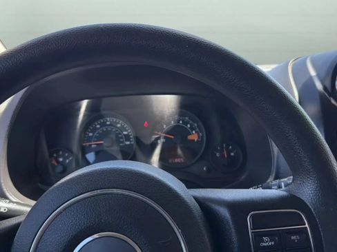 Used 2016 Jeep Compass Sport w/ Power Value Group FWD image 28
