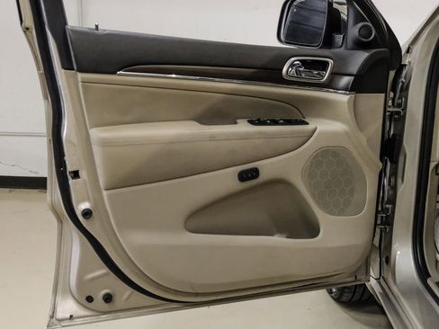 Used 2015 Jeep Grand Cherokee Overland image 50