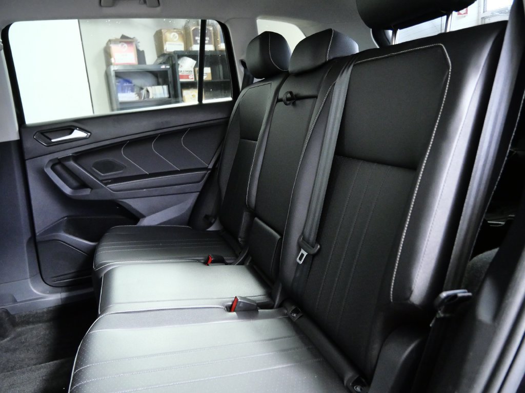 Used 2024 Volkswagen Tiguan SE AWD/4WD image 13