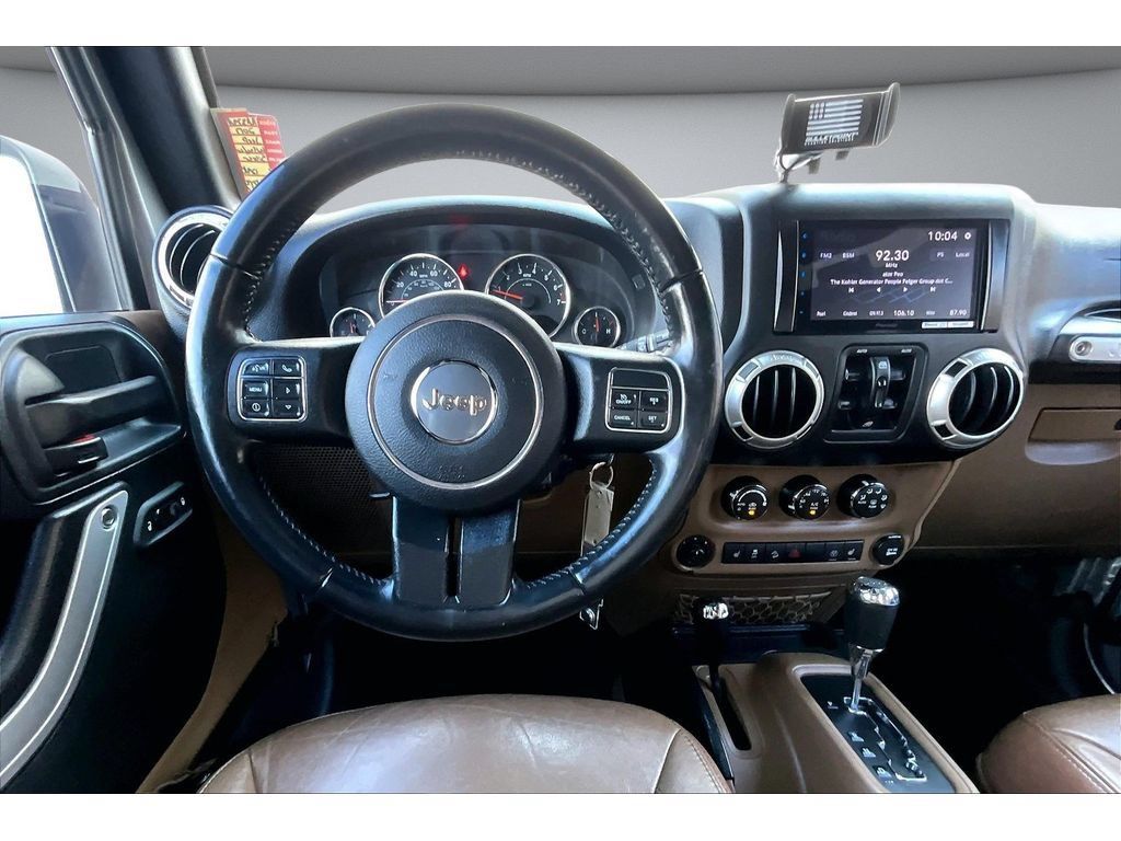 Used 2017 Jeep Wrangler Unlimited Rubicon w/ Connectivity Group AWD/4WD image 8