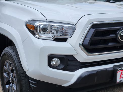 Used 2023 Toyota Tacoma SR5 AWD/4WD image 37