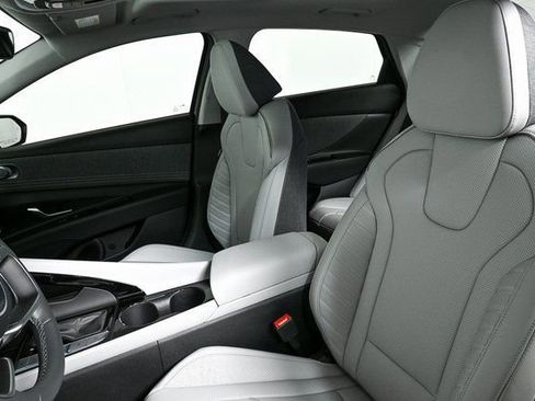 New 2026 Hyundai Elantra Limited image 17