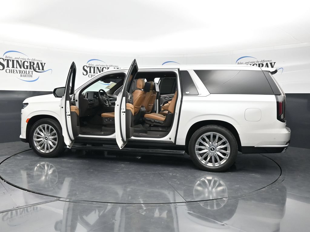 Used 2022 Cadillac Escalade ESV Premium Luxury w/ Performance Package AWD/4WD image 42