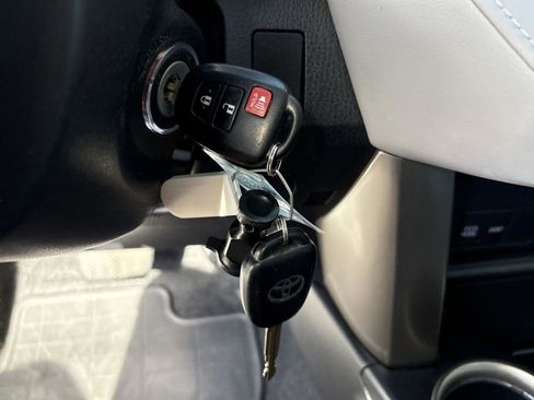 Used 2015 Toyota RAV4 XLE image 29