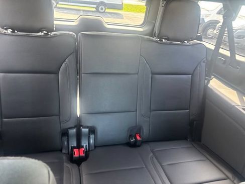 Used 2026 Chevrolet Suburban High Country AWD/4WD image 28