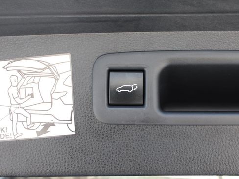 Used 2022 Toyota Highlander Platinum image 9