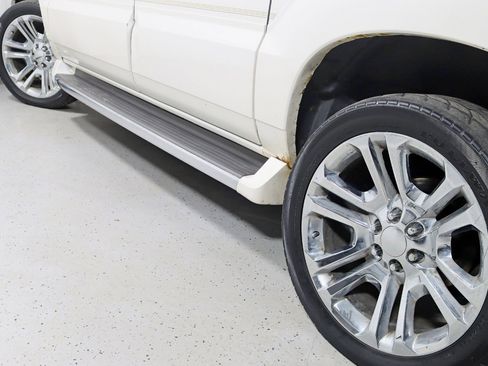 Used 2003 Cadillac Escalade EXT image 12