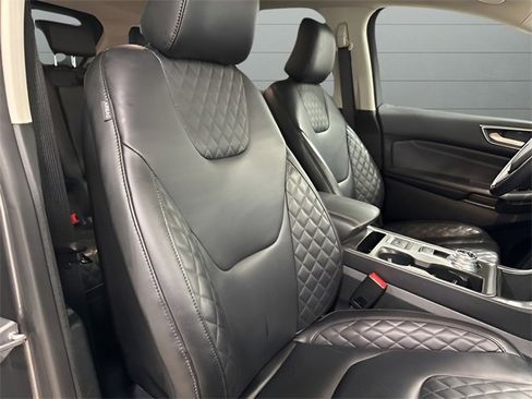 Used 2024 Ford Edge Titanium image 33
