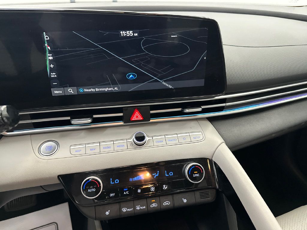 Used 2025 Hyundai Elantra Limited FWD image 28