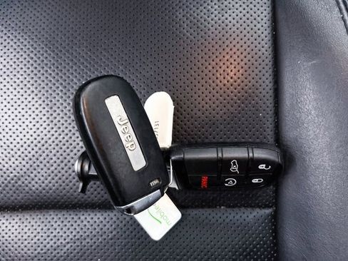 Used 2019 Jeep Grand Cherokee Limited w/ Luxury Group II image 41