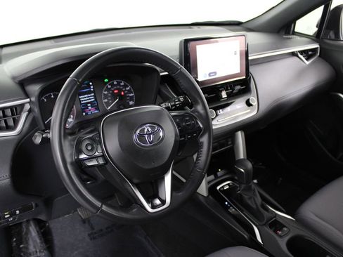 Used 2024 Toyota Corolla Cross SE w/ Moonroof Package image 4