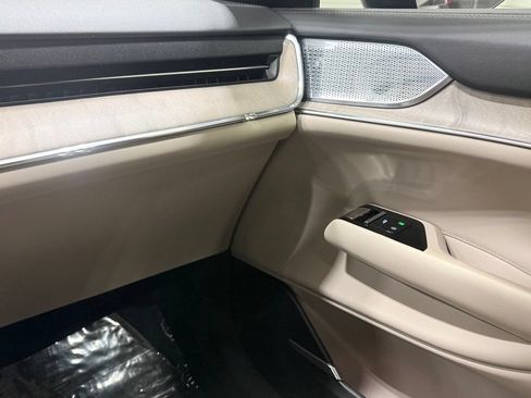 Used 2025 Volvo EX90 Ultra AWD/4WD image 22