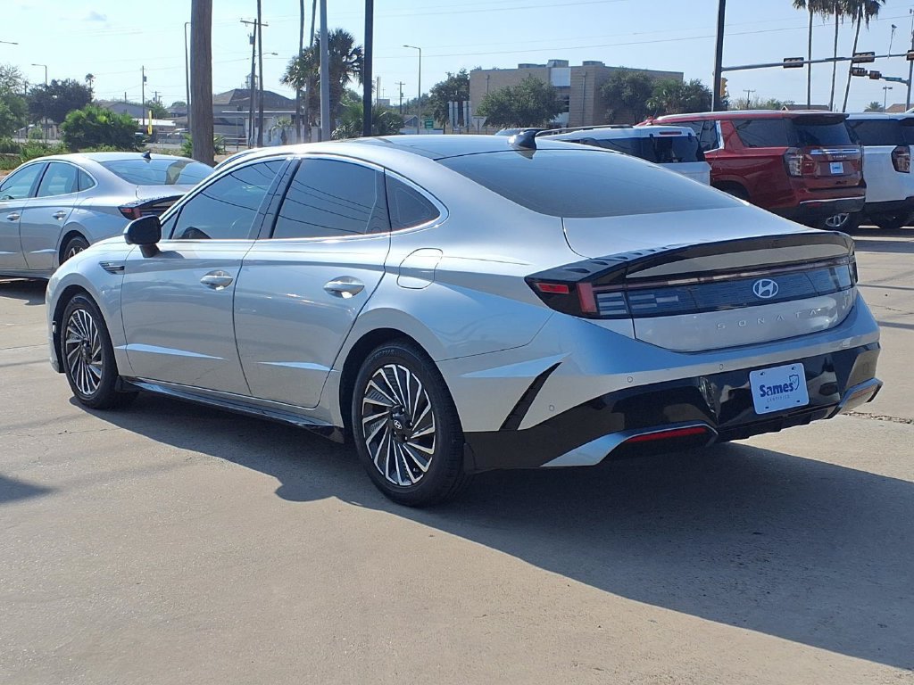 Used 2025 Hyundai Sonata Limited FWD image 6