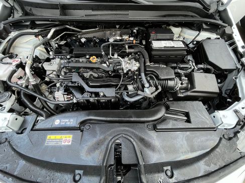 Used 2025 Toyota Corolla LE image 32