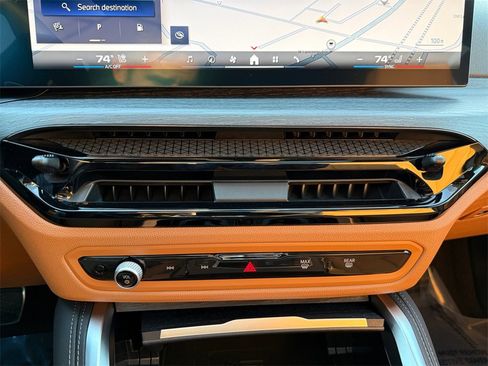 Used 2025 BMW 440i xDrive w/ Premium Package image 28